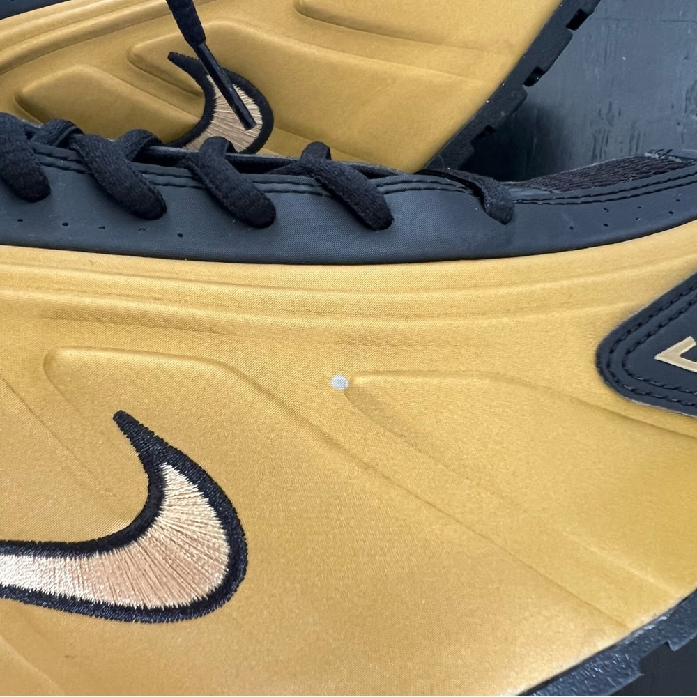 ✔️New✔️ NIKE Shox R4 'Metallic Gold' - Picture 11 of 11